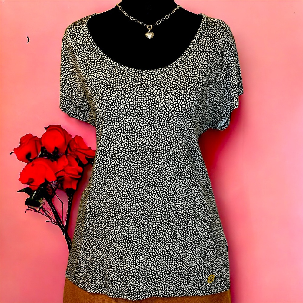 Michael Kors Black & White Geometric Shapes Short Sleeve TShirt